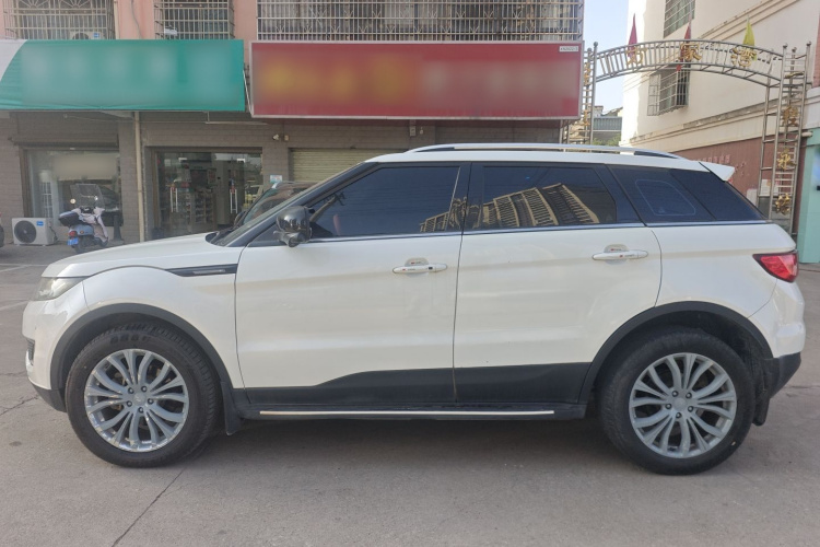 陆风X7 2015款 2.0T 全景尊贵版车身外观4