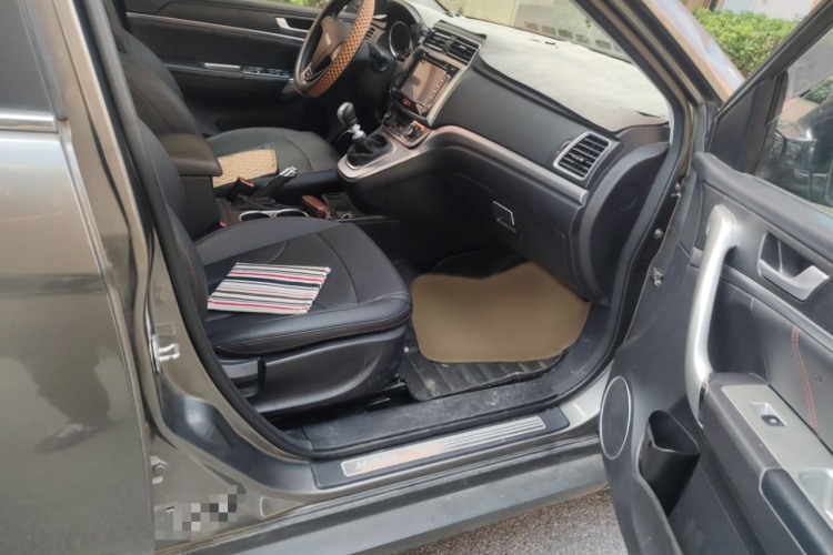 哈弗H6 2017款 蓝标 运动版 1.5T 手动两驱精英型局部细节9005