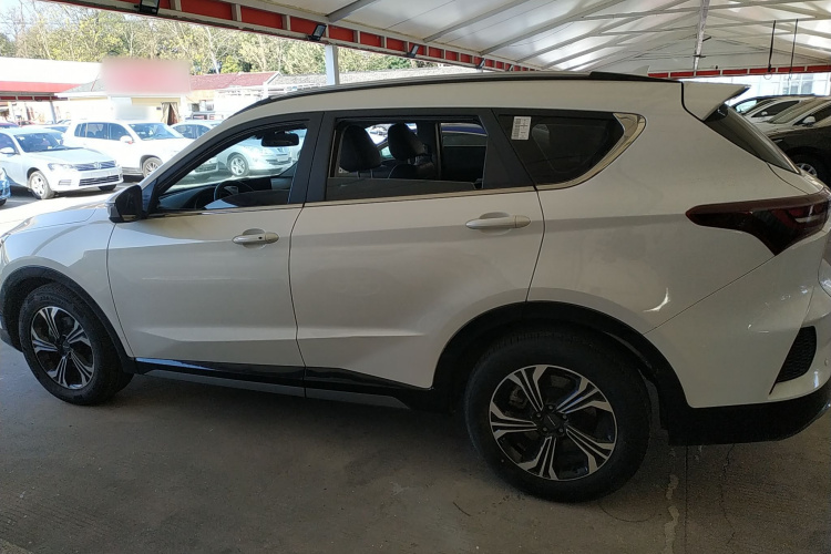 东南DX8S 2022款 1.5T DCT酋长版 7座车身外观6003