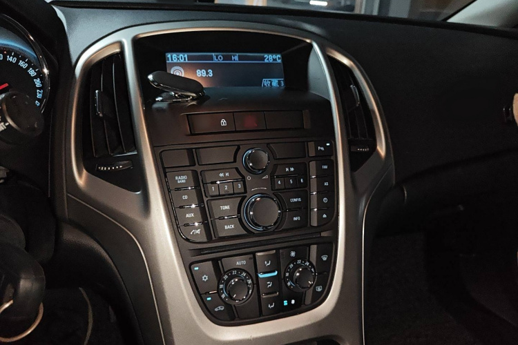 别克 英朗 2014款 XT 1.6L 自动时尚版局部细节16