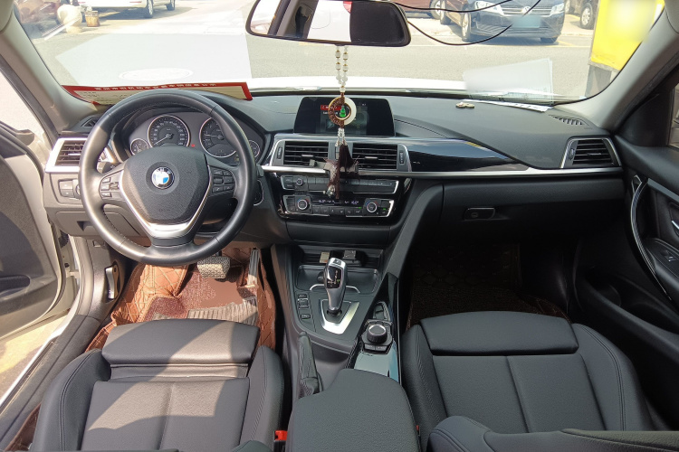 宝马3系 2018款 320Li 时尚型中控内饰12