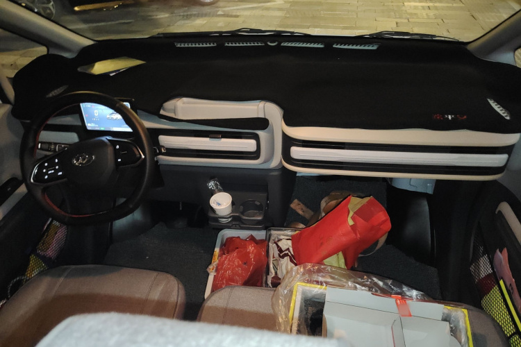 上汽大通MAXUS 大拿V1 2025款 低顶 多功能版 42kWh中控内饰12