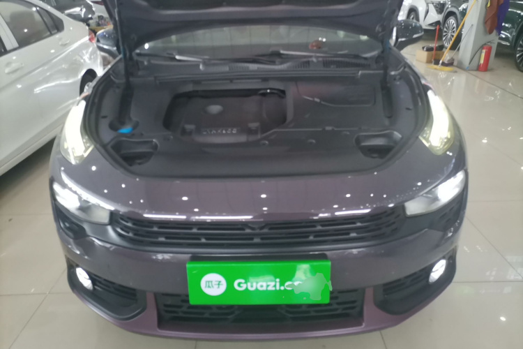 领克02 2019款 高能版 2.0T 自动两驱耀Pro版 国VI机舱底盘24