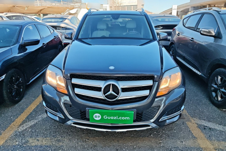 奔驰GLK级 2013款 GLK 300 4MATIC 动感天窗型车身外观2
