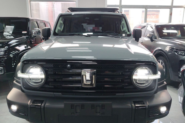 坦克300 2023款 越野版 2.0T 征服者车身外观2