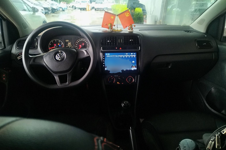 大众 Polo 2016款 1.4L 手动风尚型中控内饰7002