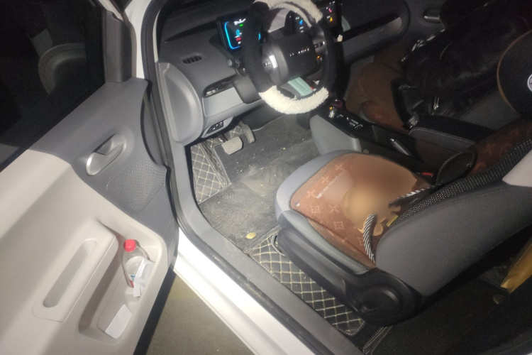 长安启源 长安Lumin 2023款 205km 香沁款中控内饰7003