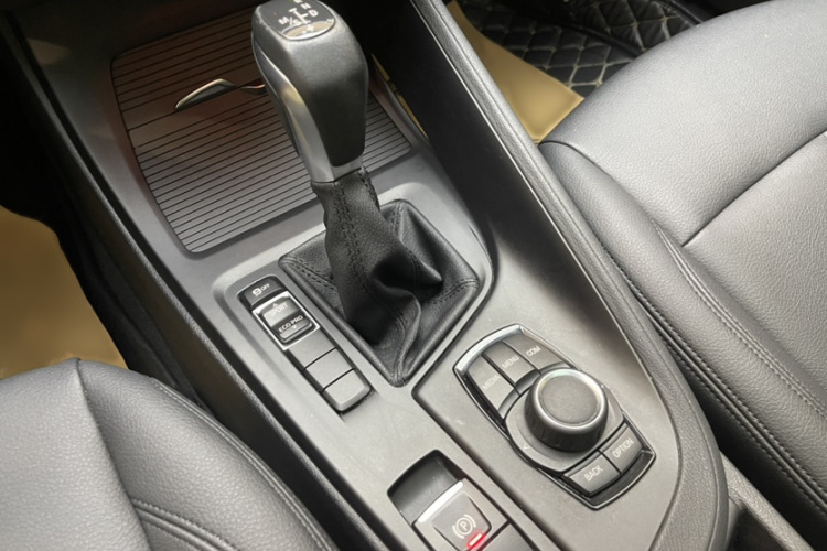 宝马X1 2018款 sDrive20Li 领先型中控内饰7002