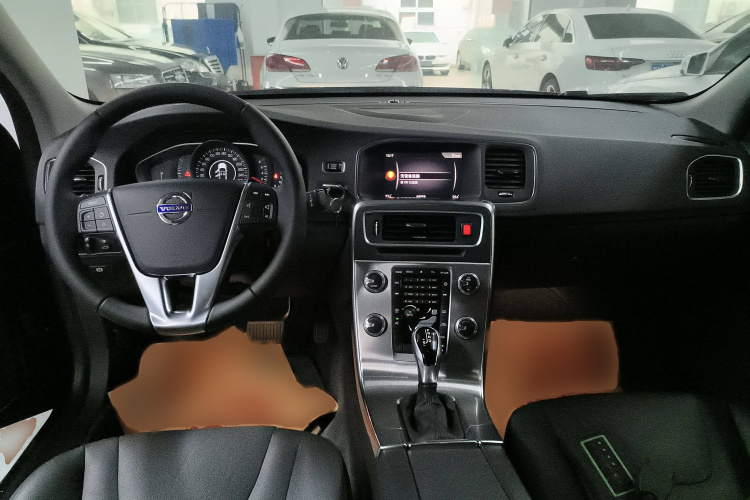 沃尔沃S60 2018款 S60L T3 智进版中控内饰7002