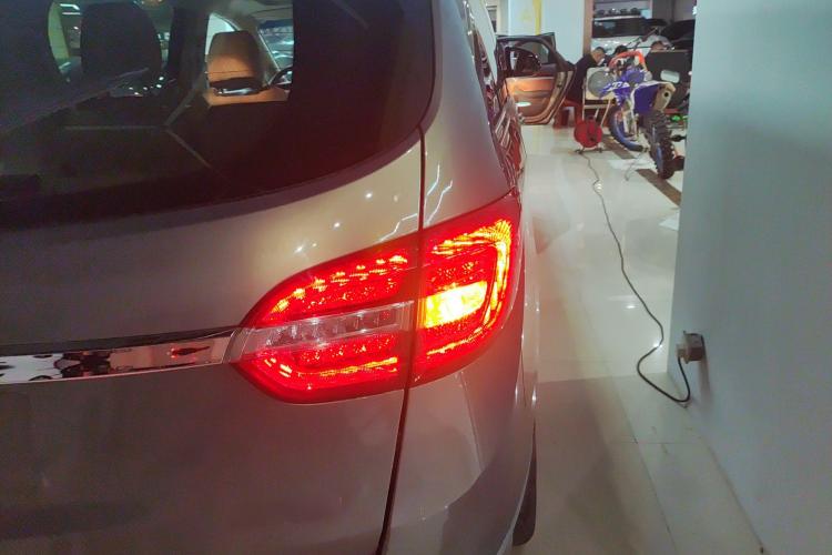 别克GL8 2017款 25S 舒适型 国V车身外观9