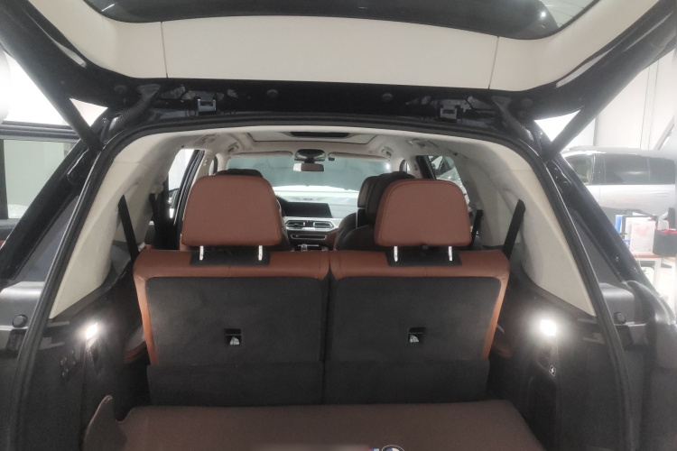 宝马X7 2020款 xDrive40i 行政型豪华套装中控内饰23