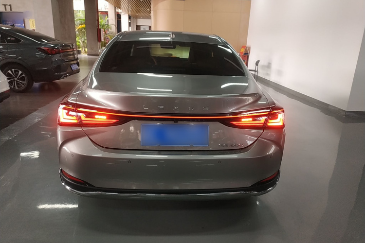 雷克萨斯ES 2025款 200 臻享版车身外观6004