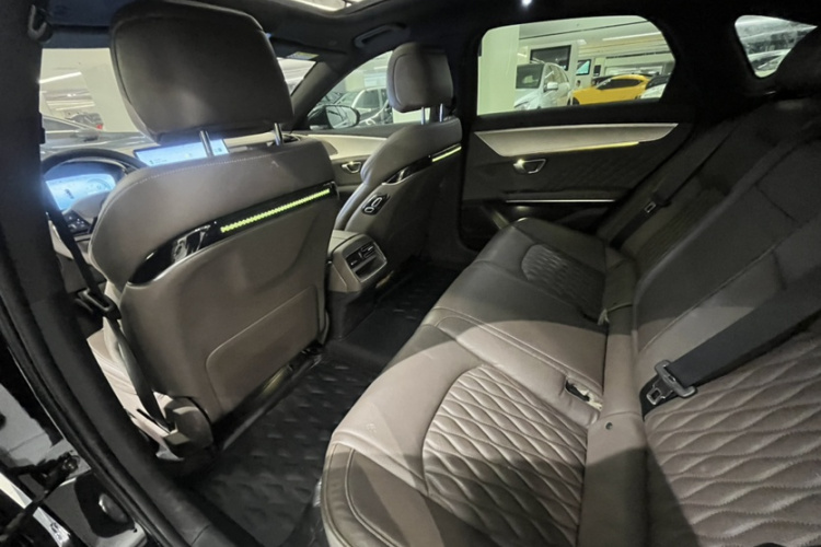 比亚迪 汉 2023款 DM-i 冠军版 121KM 尊贵型中控内饰7001