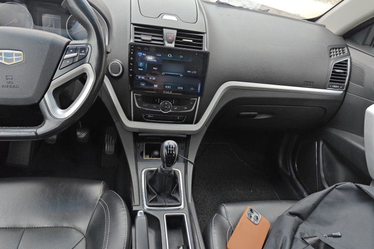 吉利汽车 帝豪 2016款 三厢 1.5L 手动向上版中控内饰12