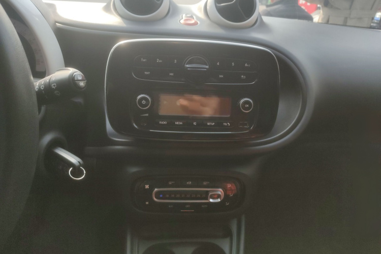 smart forfour 2018款 1.0L 52千瓦灵动版局部细节16