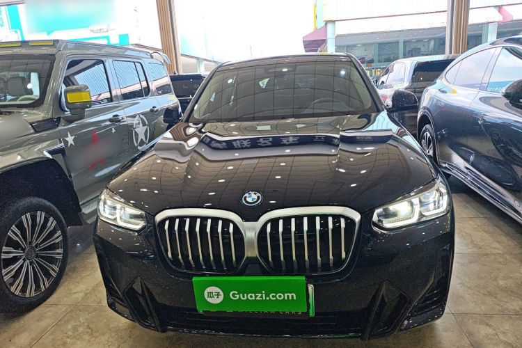 宝马iX3 2024款 领先型车身外观2