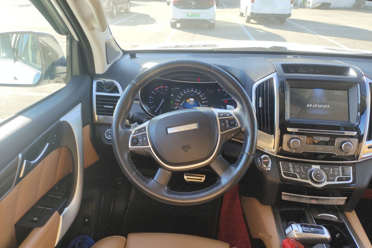 哈弗H9 2017款 2.0T 汽油四驱尊享型 5座中控内饰13