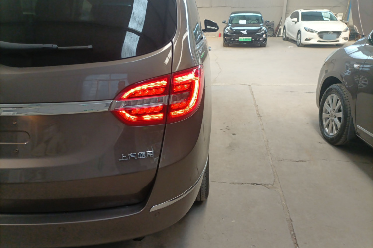 别克GL8 2017款 25S 豪华型 国V车身外观9