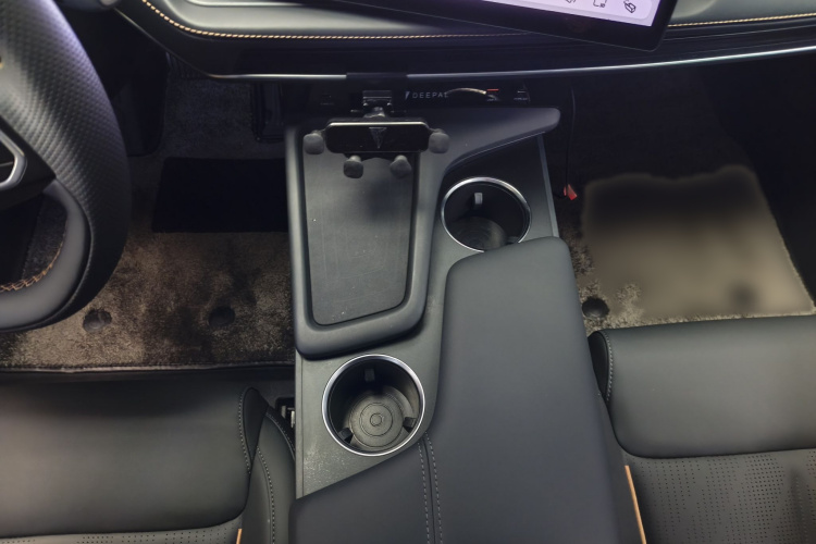 深蓝汽车 深蓝SL03 2022款 515纯电版中控内饰7008