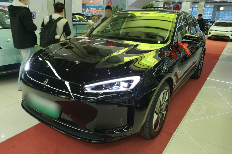 鸿蒙智行 问界M5 2023款 纯电后驱标准版车身外观1