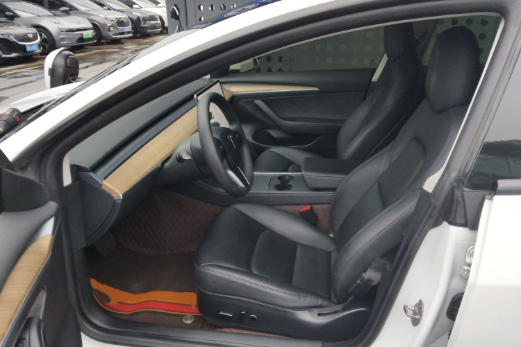 特斯拉 Model 3 2021款 标准续航后驱升级版中控内饰19