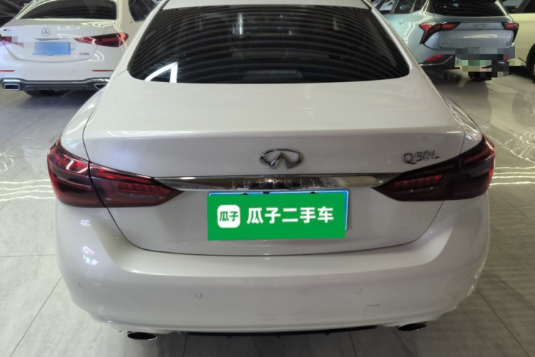 英菲尼迪Q50L 2018款 2.0T 舒适版 国VI车身外观6