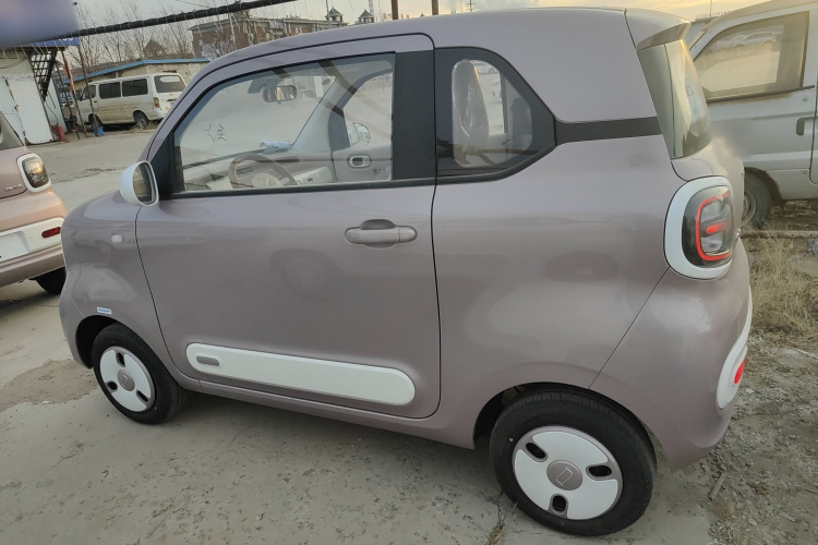 奔腾小马 2026款 222km 萌趣马 Plus车身外观4