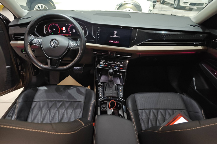 大众 帕萨特 2020款 380TSI 旗舰版 国VI中控内饰7002