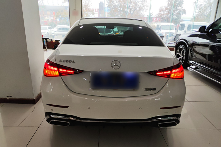 奔驰C级 2024款 C 260 L 运动版车身外观6