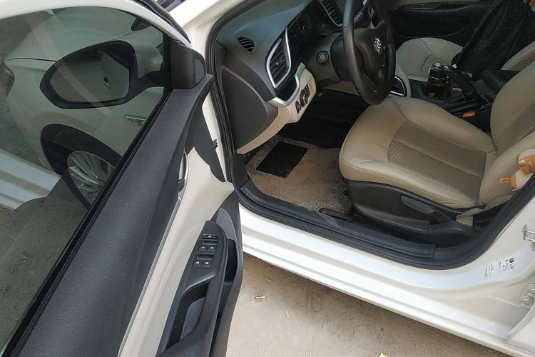 别克 英朗 2017款 15N 自动精英型中控内饰20