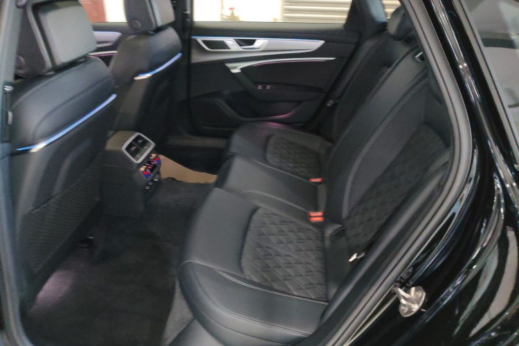 奥迪A6L 2026款 45 TFSI 臻选动感型中控内饰7004