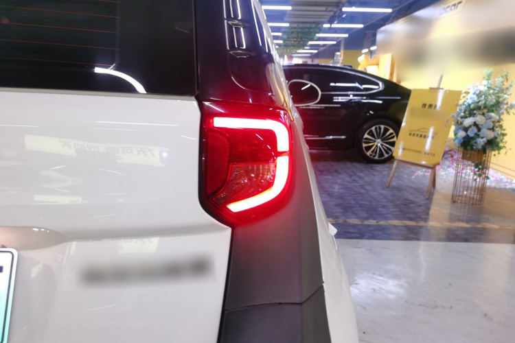 奇瑞 小蚂蚁 2021款 15万蚁粉款 蚁酷版 磷酸铁锂车身外观9