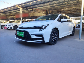 丰田 雷凌 2023款 智能电混双擎 1.8L 运动版