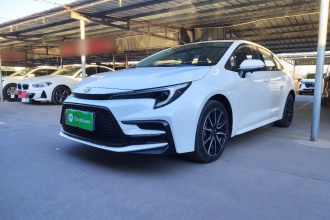 丰田 雷凌 2023款 智能电混双擎 1.8L 运动版