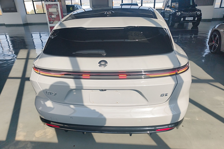 蔚来ET5T 2025款 75kWh Touring车身外观6