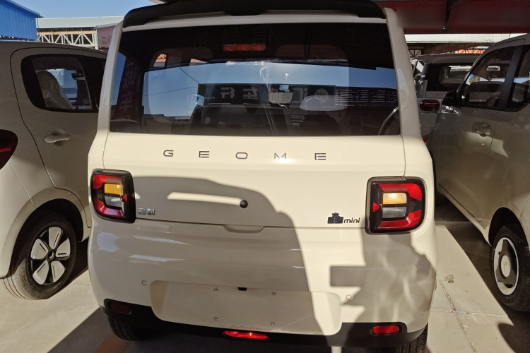 吉利银河 熊猫 2025款 210km 元气熊车身外观6