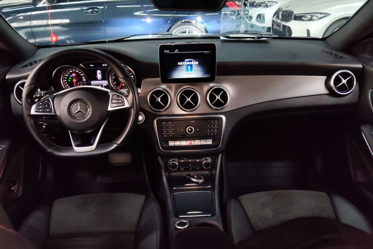 奔驰CLA 2018款 CLA 220 4MATIC中控内饰12