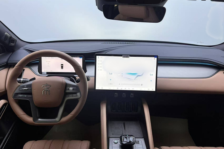 比亚迪 宋L EV 2025款 智驾版 662km 激光雷达卓越型中控内饰7001