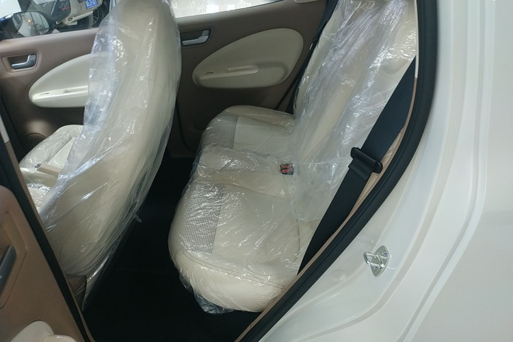 五菱汽车 宏光MINIEV 2025款 四门版 进阶款中控内饰7004