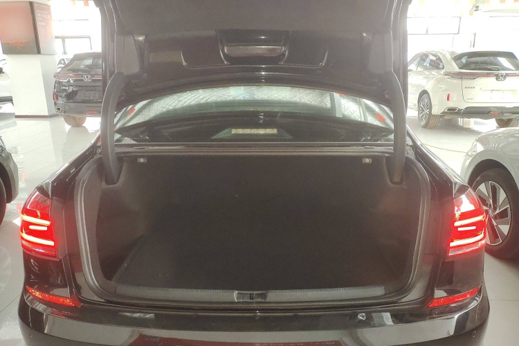 大众 帕萨特 2016款 330TSI DSG尊荣版机舱底盘23