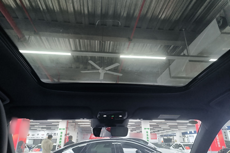 领克08 EM-P 2025款 220km 四驱性能Halo中控内饰22