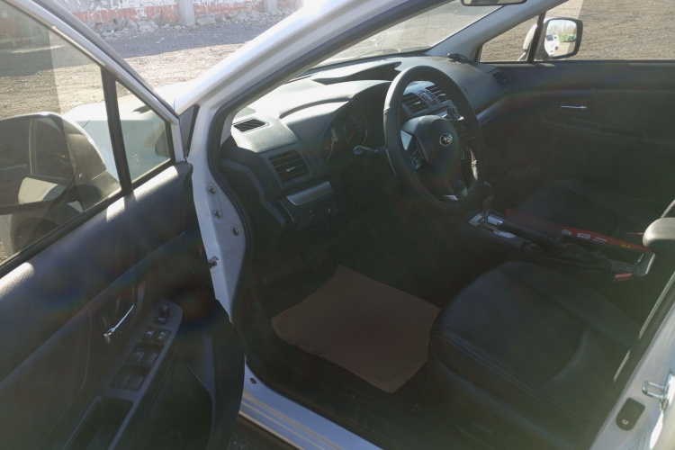 斯巴鲁XV 2012款 2.0i 精英版中控内饰20