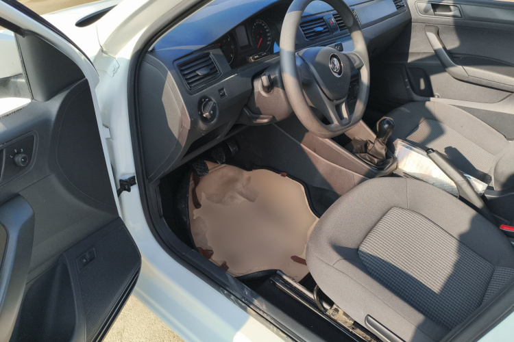 大众 桑塔纳 2016款 1.6L 手动风尚版中控内饰20