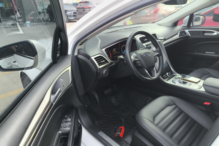 福特 蒙迪欧 2020款 EcoBoost 180 时尚型中控内饰7003