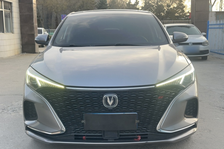 长安 逸动 2020款 PLUS 蓝鲸NE 1.4T GDI DCT尊贵型车身外观6006