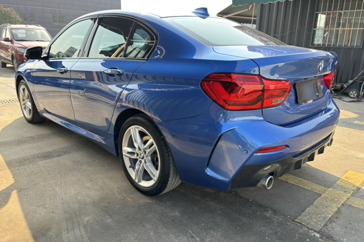 宝马1系 2020款 120i M运动套装车身外观6006