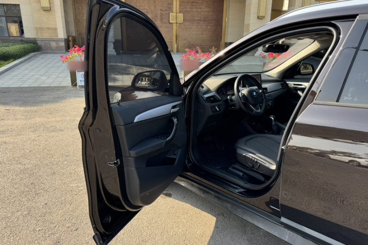 宝马X1 2016款 sDrive18Li 尊享型中控内饰7006