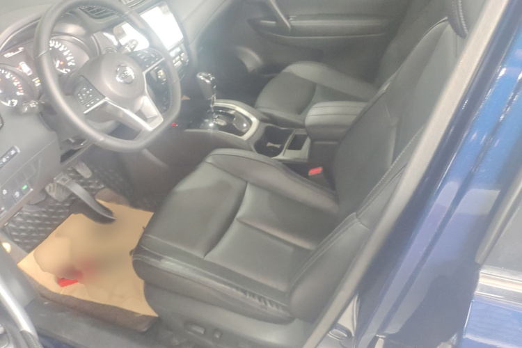 日产 奇骏 2019款 2.0L CVT智联舒适版 2WD局部细节19