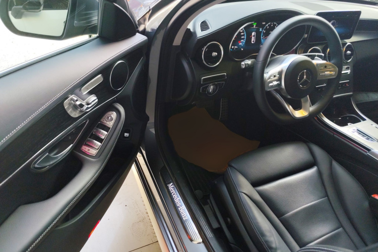 奔驰C级 2020款 C 260 L 运动版中控内饰7003