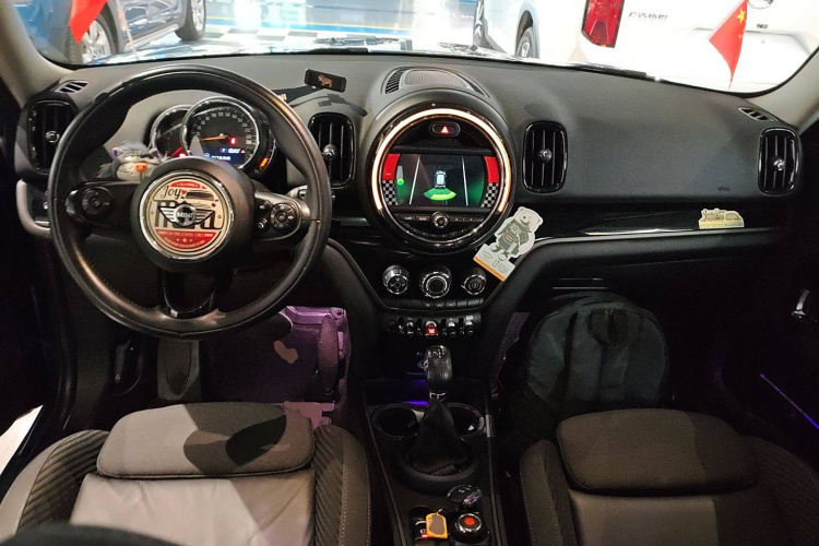MINI Countryman 2017款 1.5T COOPER ALL4中控内饰12